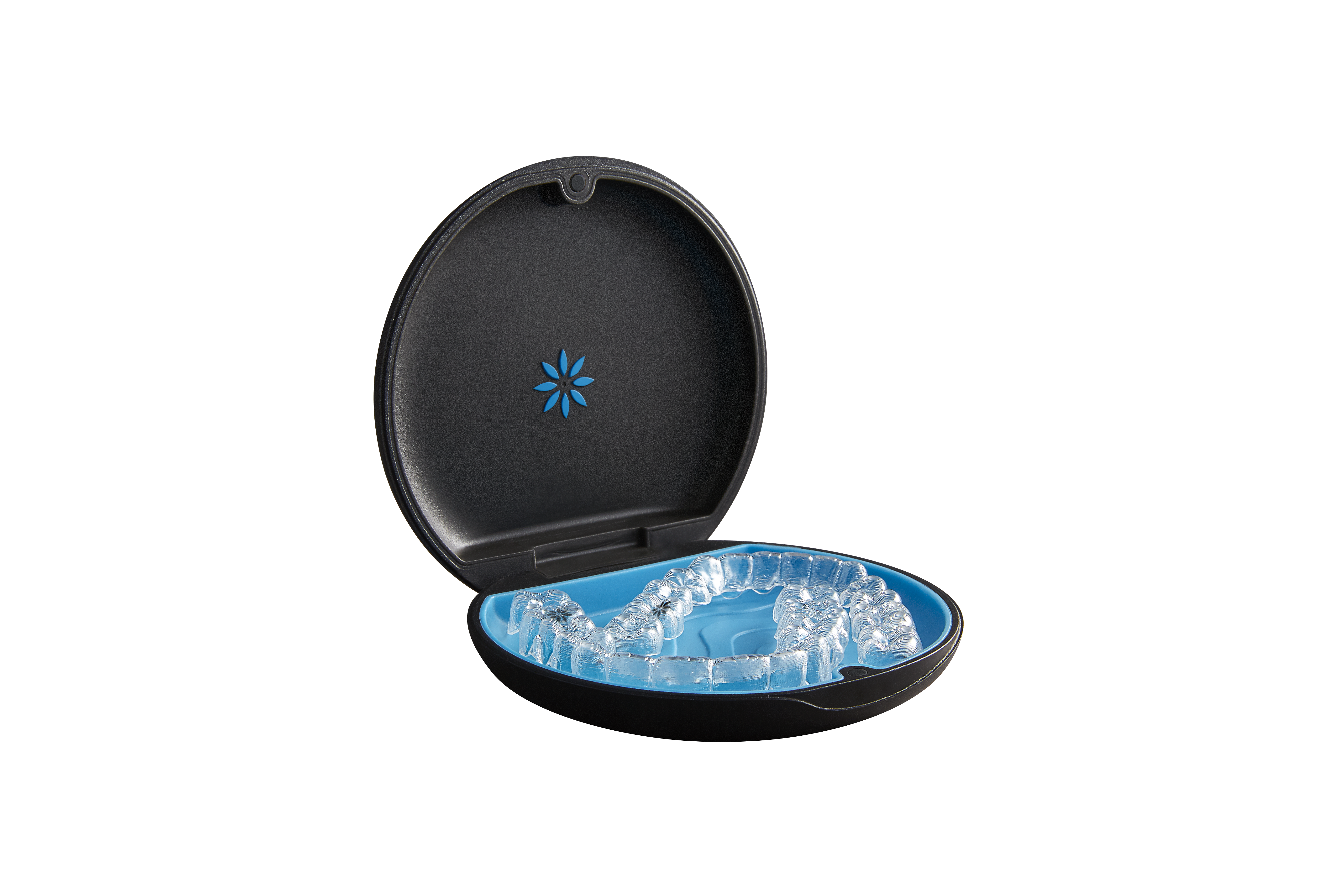 Open_Aligner_Case_with_Invisalign_Aligners_9_7_2021_5_00_41_PM